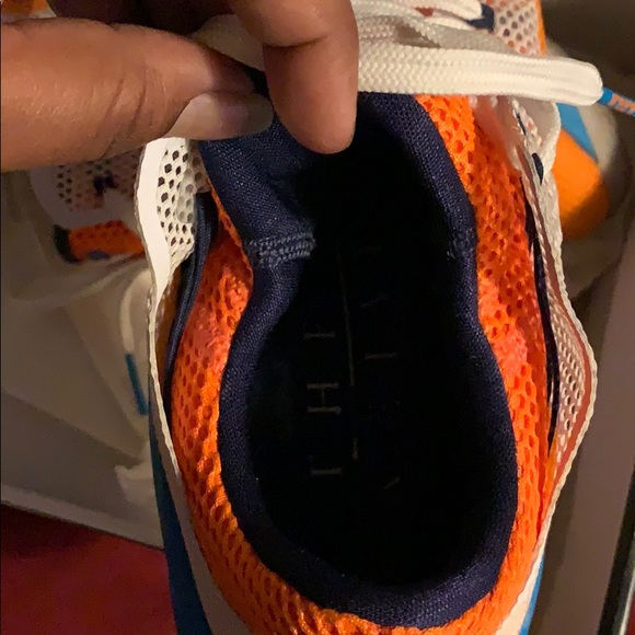 Lebron James - Picture 3 of 7